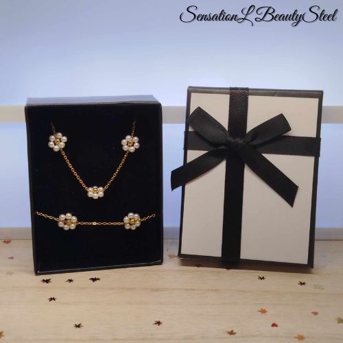 Parure Fleurs Perlées Blanches – Les Deux Pièces : Collier & Bracelet